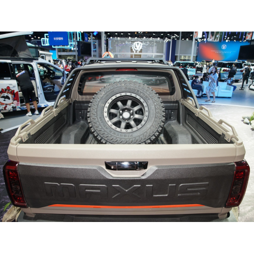 Fashion Maxus T90 dengan tangan kiri mengambil trak pikap trak diesel 4x4 dewasa
